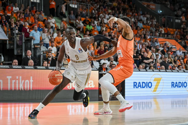 也让年轻球 也让年轻球